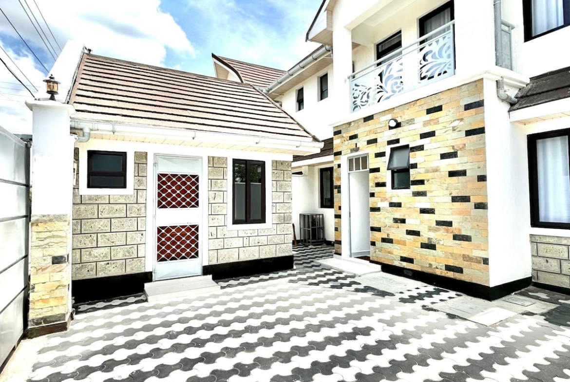 Modern 4-Bedroom Getaway